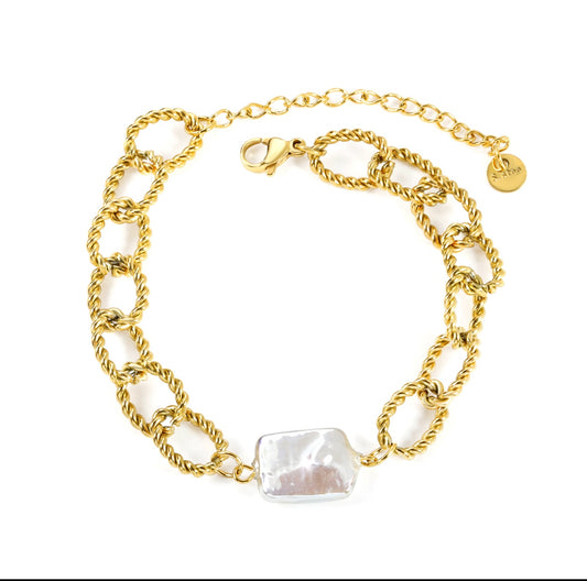 Golden Interlocked Pearl Bracelet